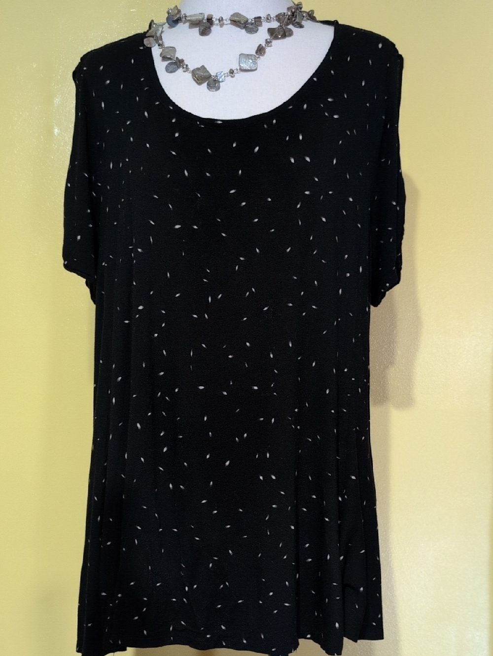 Apt. 9 Black Short-Sleeve Scoop Neck Top with White Speckle Print
